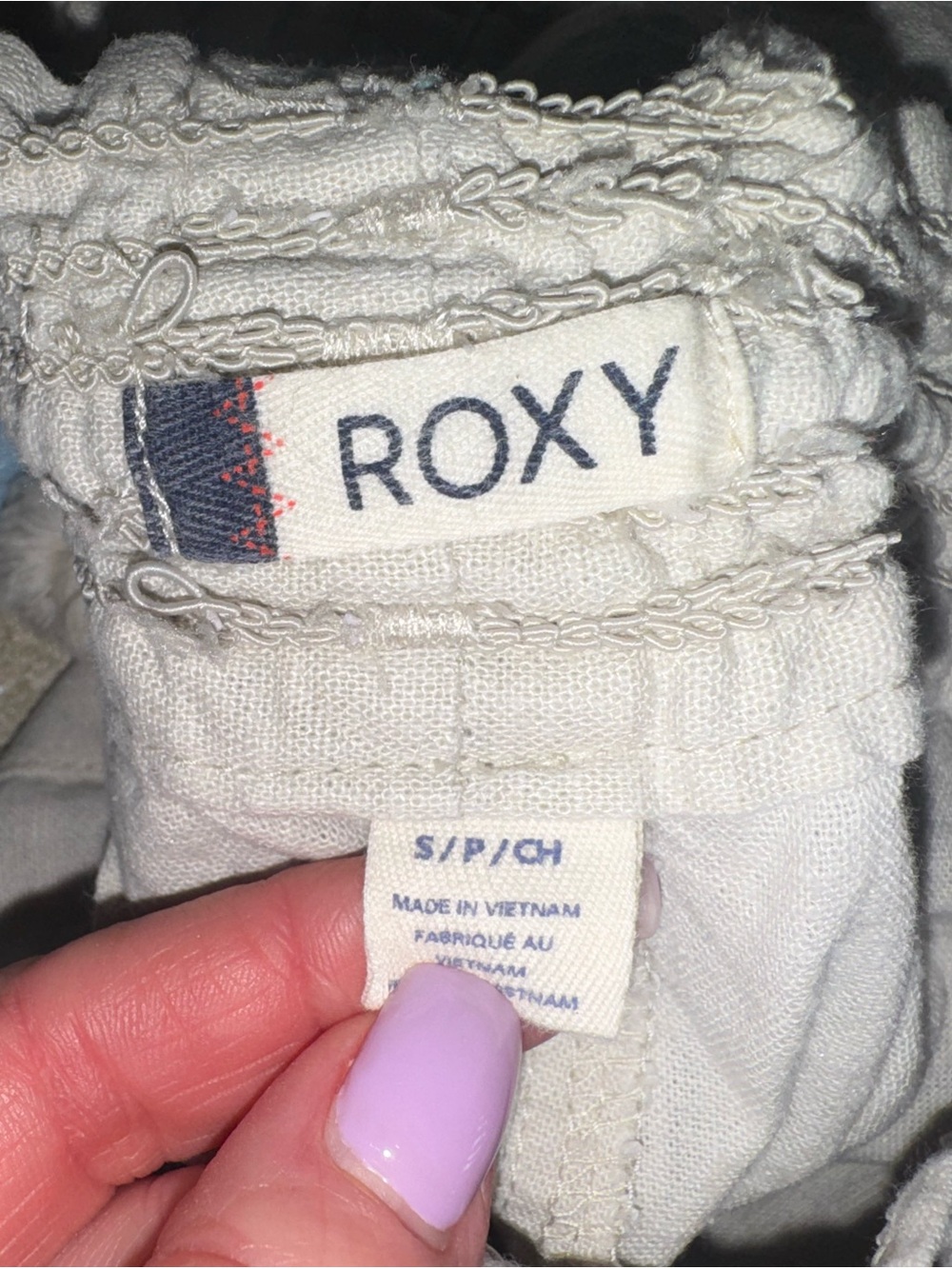 4 pairs of ROXY beachy shorts - Picture 5 of 7